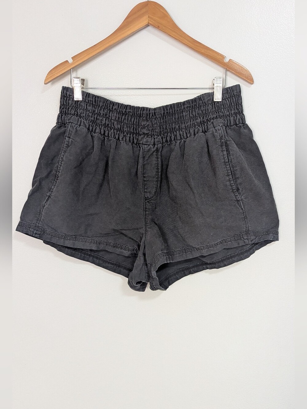 Aerie Large Washed Black Smocked Waist Cotton Lyocell Pull On Shorts
